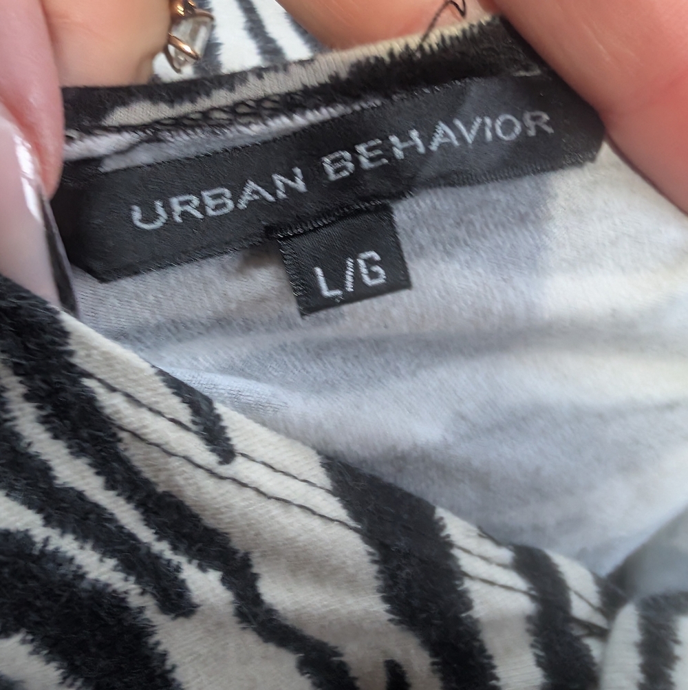 Urban Behavior Strapless Zebra Pattern Dress - Picture 6 of 7